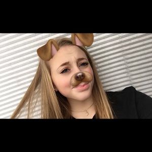 Meet your Posher, Emilee